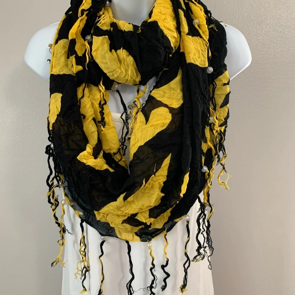 ZOOZATZ Iowa Hawkeye Scarf
